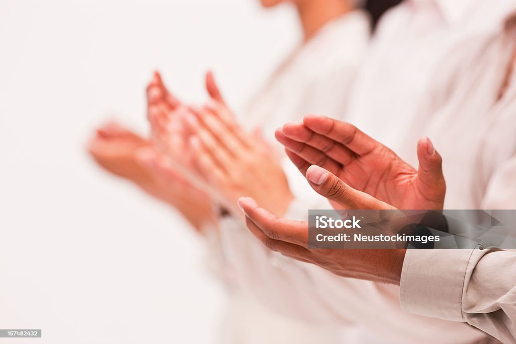 Colegas de trabalho, e clapping mãos - Foto de stock de Acordo royalty-free