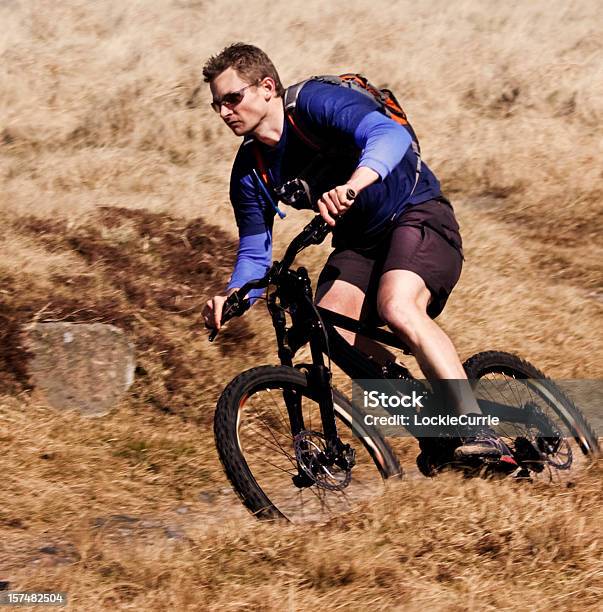 Montanha Mountain Biker - Fotografias de stock e mais imagens de Ao Ar Livre - Ao Ar Livre, Atividade, Aventura