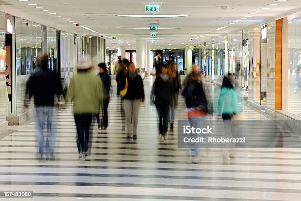 Quartiere Dello Shopping - Fotografie stock e altre immagini di Centro commerciale - Centro commerciale, Svezia, Camminare