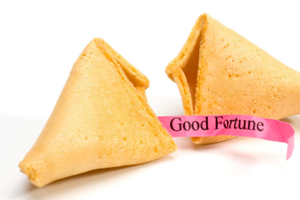 biscoito da sorte chinês com texto - aspirations chinese cuisine fortune cookie wishing imagens e fotografias de stock