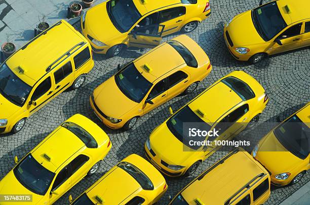 黄色のタクシー車 - イエローキャブのストックフォトや画像を多数ご用意 - イエローキャブ, カラー画像, タクシー