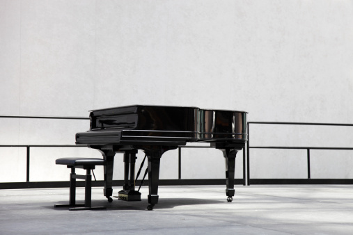 XXXL - black grand piano on stage - grey background - camera canon 5D mark II - unsharped RAW - adobe colorspace