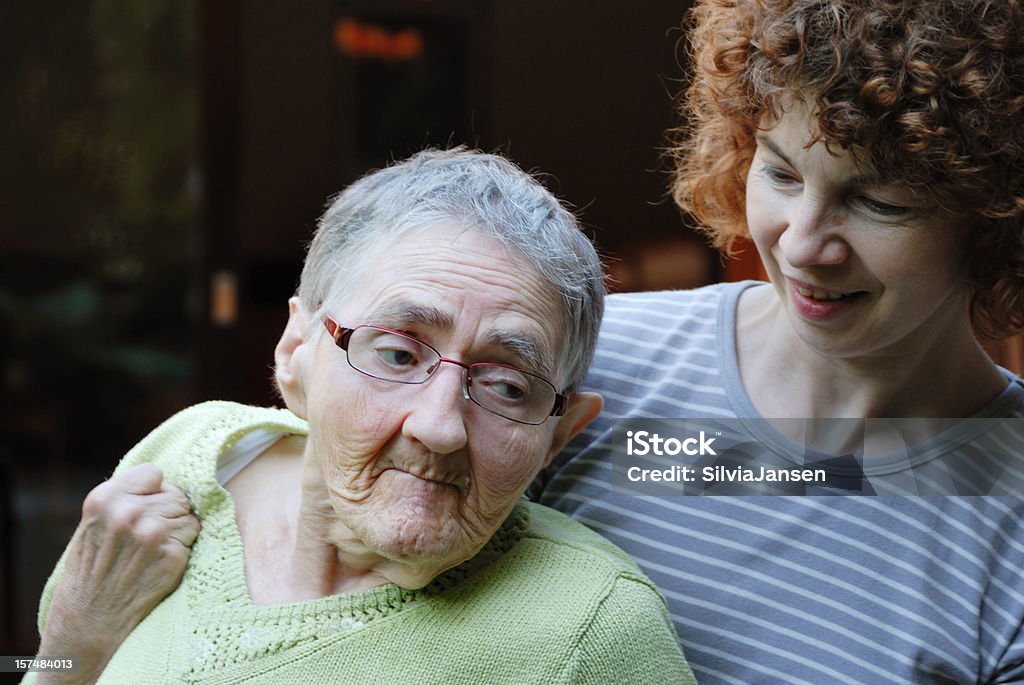 Soziale Arbeiter und senior Frau - Lizenzfrei 70-79 Jahre Stock-Foto