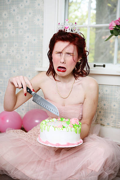 cumpleaños drama queen - cake old fashioned gift women fotografías e imágenes de stock