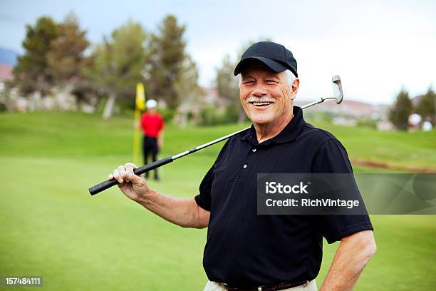 Foto de Jogador De Golfe Sênior e mais fotos de stock de Boina de Golfe - Boina de Golfe, Golfe, 60 Anos