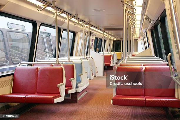 Metrotren Suburbano De Washington Dc Interior Foto de stock y más banco de imágenes de Tren de metro - Tren de metro, Washington DC, Asiento de vehículo