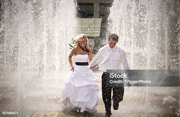 Água De Casamento - Fotografias de stock e mais imagens de Adulto - Adulto, Amor, Arruinado