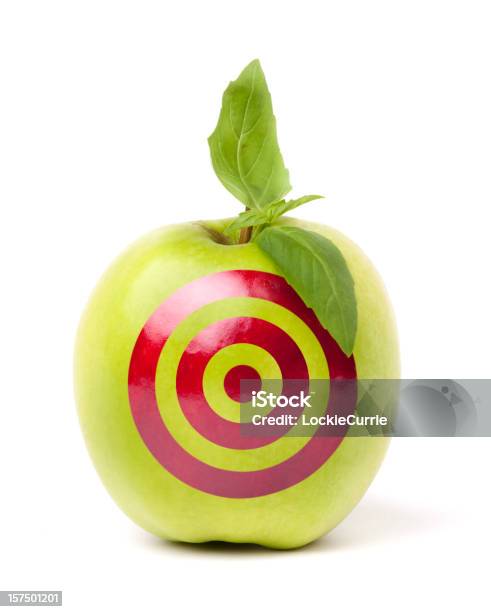 Photo libre de droit de Pomme Verte Avec Cibles Attiré Sur La banque d'images et plus d'images libres de droit de Cible - Matériel de sport - Cible - Matériel de sport, Pomme, Fruit