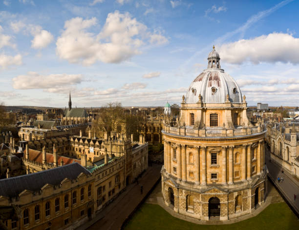 istock Oxford IUniversity skyline and Radcliffe Camera 157502017