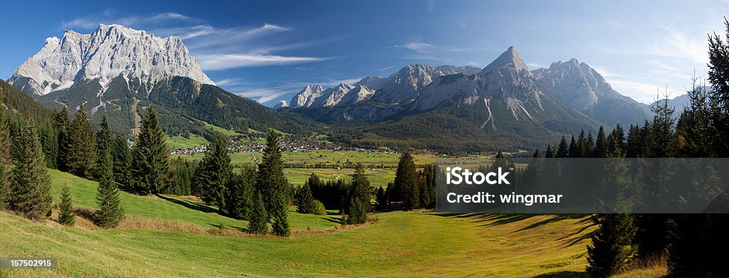 Lermoos panorama - Zbiór zdjęć royalty-free (Góra Zugspitze)