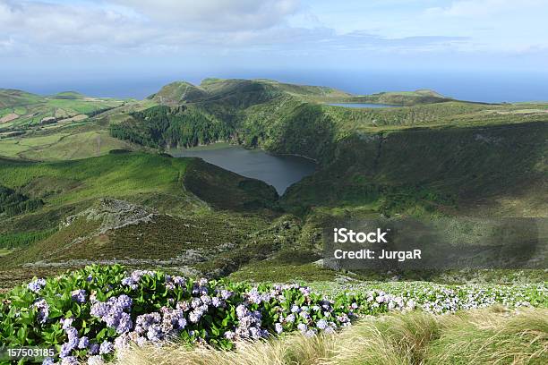 Photo libre de droit de Açores Paysagelacs Sur Île Flores banque d'images et plus d'images libres de droit de Açores - Açores, Beauté de la nature, Cirque montagneux