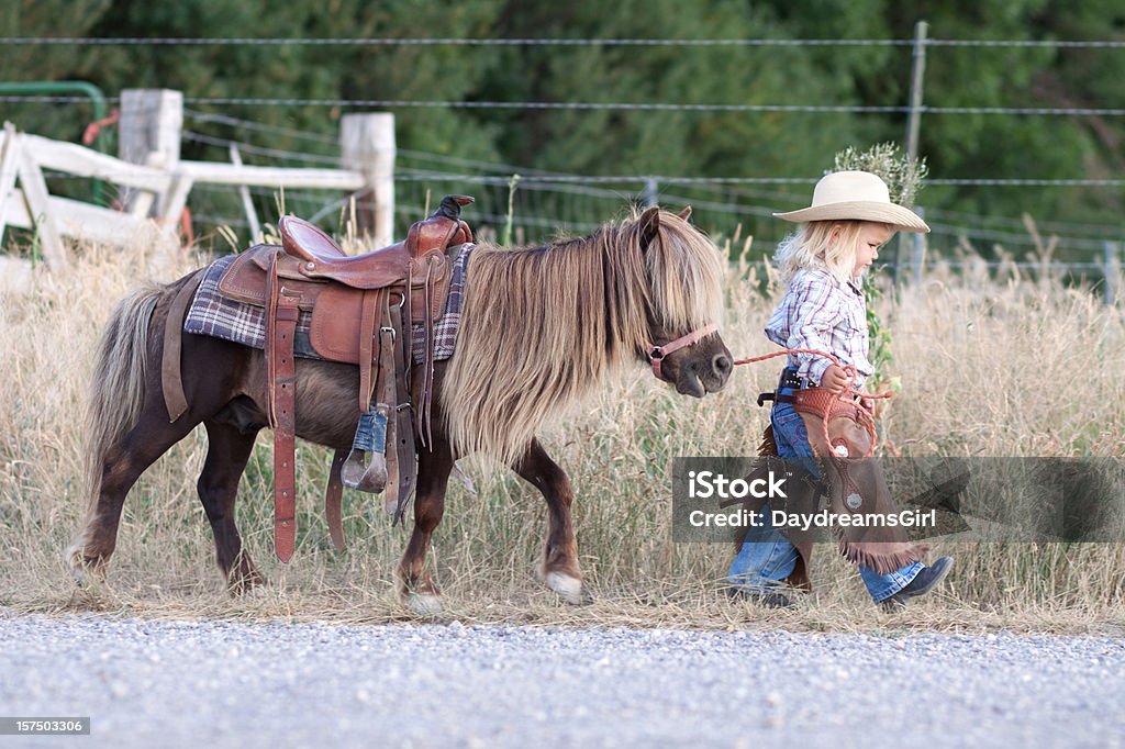 Criança e Cavalo - Royalty-free Cavalo - Família do Cavalo Foto de stock