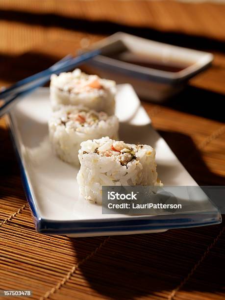 Sushi California Roll Stockfoto und mehr Bilder von California-Rolle - California-Rolle, Sushi, Ansicht aus erhöhter Perspektive