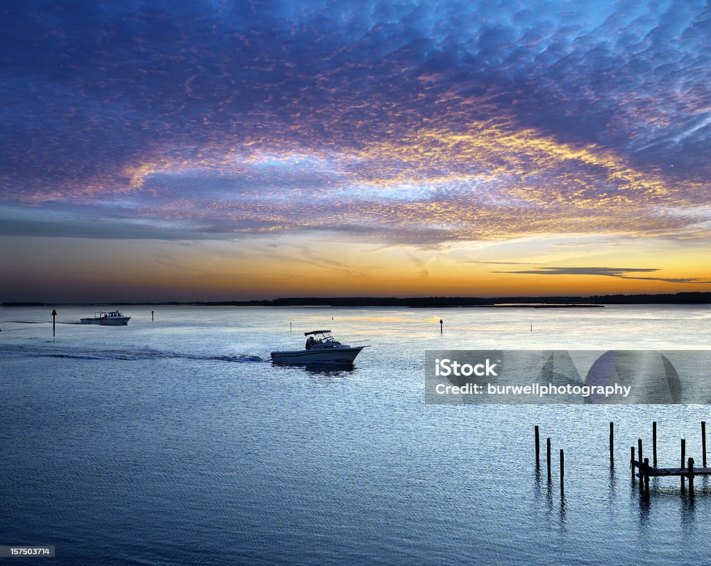 Navi e tramonto sull'acqua - Foto stock royalty-free di Chesapeake Bay