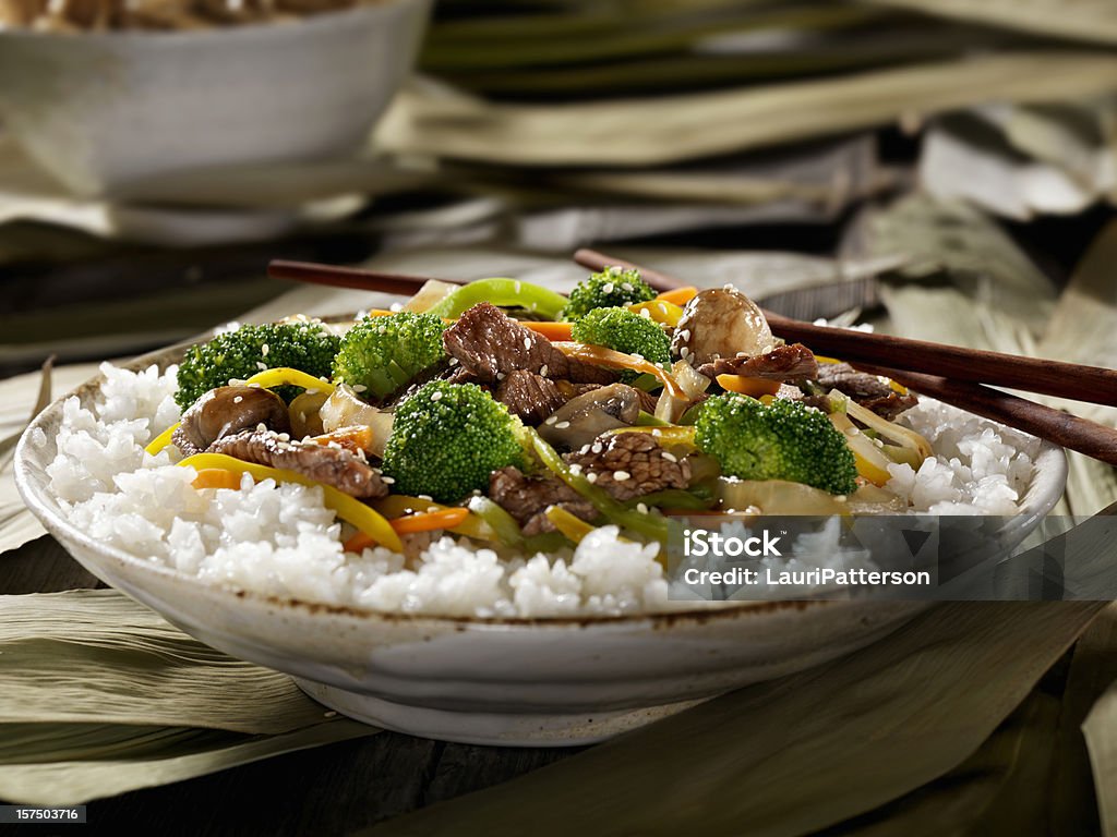 Platos originarios de Sichuan carne de res con arroz - Foto de stock de Carne de vaca libre de derechos