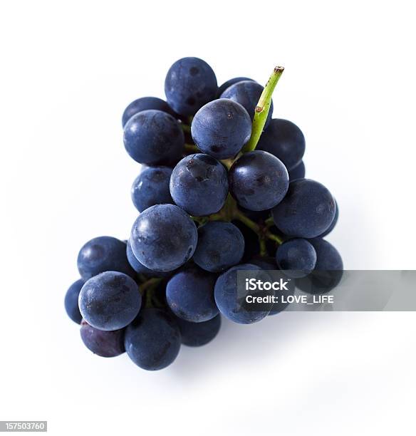 Uvas Foto de stock y más banco de imágenes de Uva - Uva, Recortable, Fondo blanco