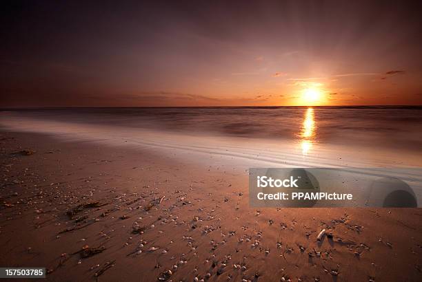 Nascer Do Sol - Fotografias de stock e mais imagens de Ao Ar Livre - Ao Ar Livre, Areia, Baía