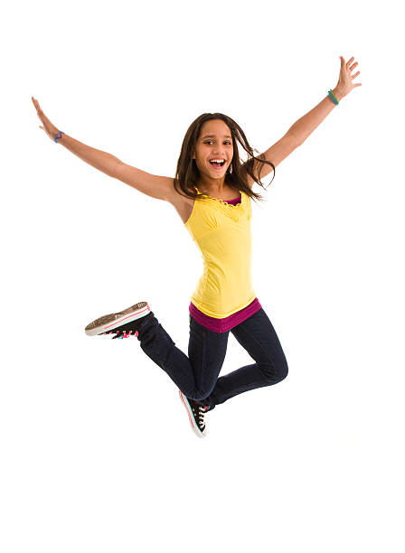 젊은 여성 십대 뛰어내림 중간음 에어제스처 몸짓, 펼친 암즈 - women teenage girls jumping dancing 뉴스 사진 이미지