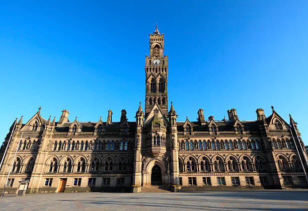 bradford town hall - bradford england foto e immagini stock