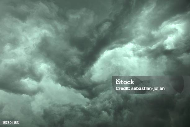 Dramatischer Himmel Stockfoto und mehr Bilder von Nimbostratus - Nimbostratus, Wolke, Wolkengebilde