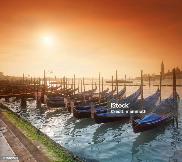 Nascer Do Sol Na Lagoa De Veneza - Fotografias de stock e mais imagens de Amanhecer - Amanhecer, Ao Ar Livre, Azul