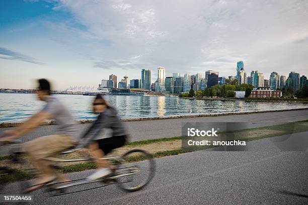 직원관리 사이클링이 내 밴쿠버 밴쿠버-캐나다에 대한 스톡 사진 및 기타 이미지 - 밴쿠버-캐나다, 2인승 자전거, 스탠리 파크