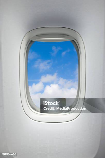 Flugzeugfenster Clipping Path Stockfoto und mehr Bilder von Flugzeug - Flugzeug, Fenster, Bullauge