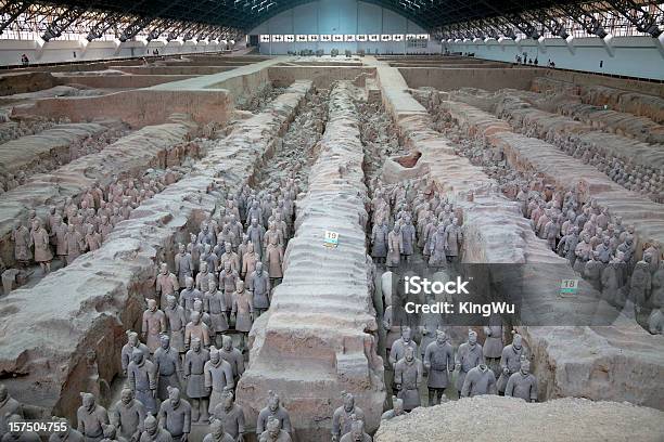 Terrakottaarmee Stockfoto und mehr Bilder von Terrakotta-Armee - Terrakotta-Armee, Kaiser, Begraben