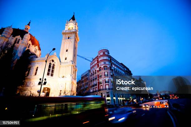 Madrid Espanha Pelo Anoitecer - Fotografias de stock e mais imagens de Madrid - Madrid, Parque público, Anoitecer