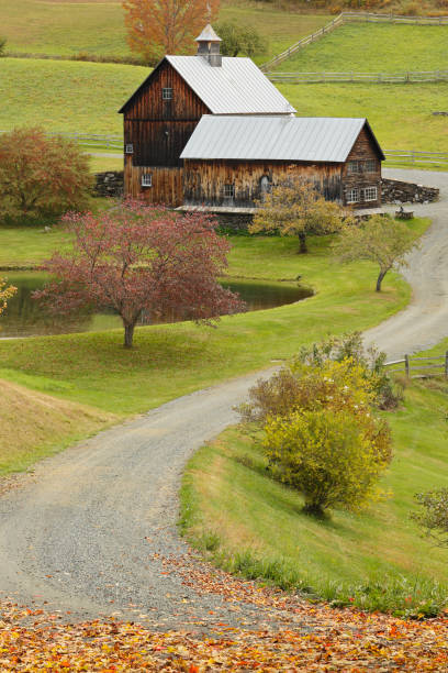 istock Vermont Farmhouse 157505324
