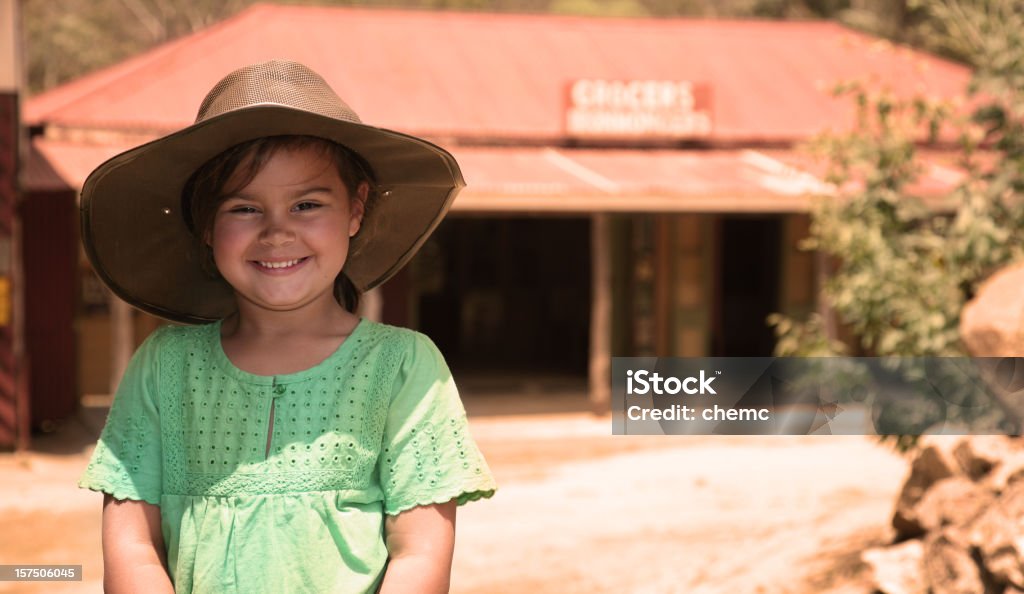 Mulher jovem feliz na Austrália Deserto australiano - Royalty-free Austrália Foto de stock