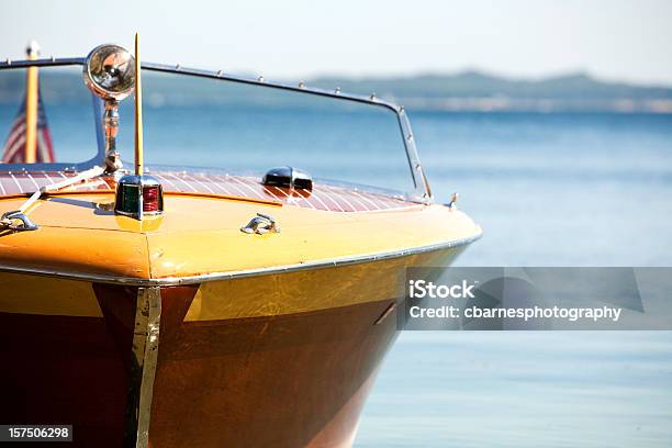 ミシガン湖のヴィンテージの木製アンティークパワーボートブルーの光 - 船舶のストックフォトや画像を多数ご用意 - 船舶, 古風, 木製
