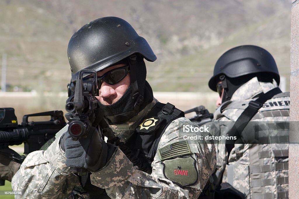 Fuerzas especiales equipo SWAT - Foto de stock de Fuerzas especiales libre de derechos