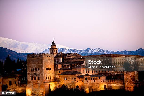 El Alhambra - Fotografias de stock e mais imagens de Alhambra - Granada - Alhambra - Granada, Amanhecer, Anoitecer