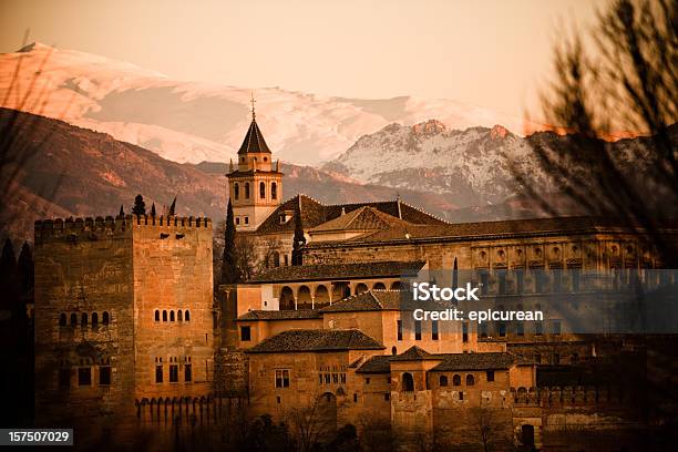 El Alhambra - Fotografias de stock e mais imagens de Alhambra - Granada - Alhambra - Granada, Amanhecer, Anoitecer