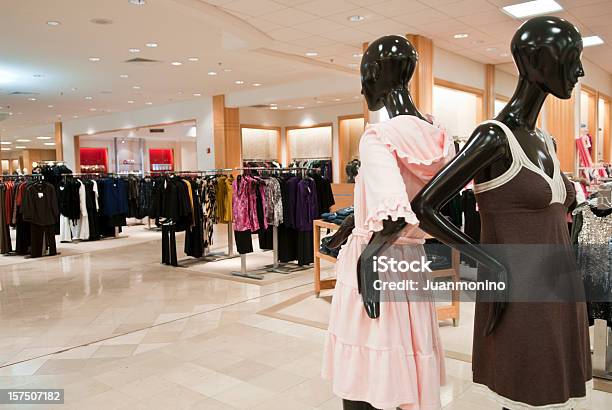 Vacío Mujeres Boutique Foto de stock y más banco de imágenes de Lencería - Lencería, Gran almacén, Ir de compras