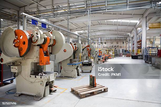 Foto de Máquina De Dobrar e mais fotos de stock de Machinery - Machinery, Fábrica, Proteção