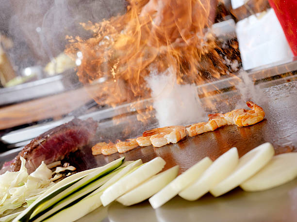 tapanyaki, de la cocina japonesa - shrimp grilled prepared shrimp barbecue fotografías e imágenes de stock