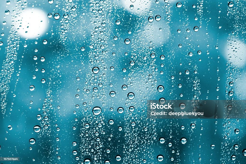 Bagnato finestra sfondo di gocce d'acqua - Foto stock royalty-free di Pioggia