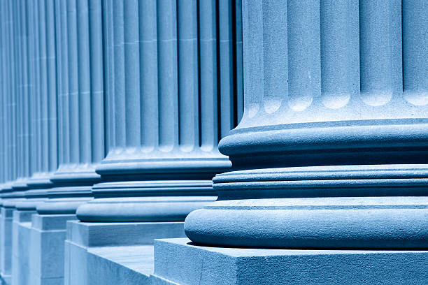 grupo de negócios corporativos azul colunas - column base strength courthouse - fotografias e filmes do acervo