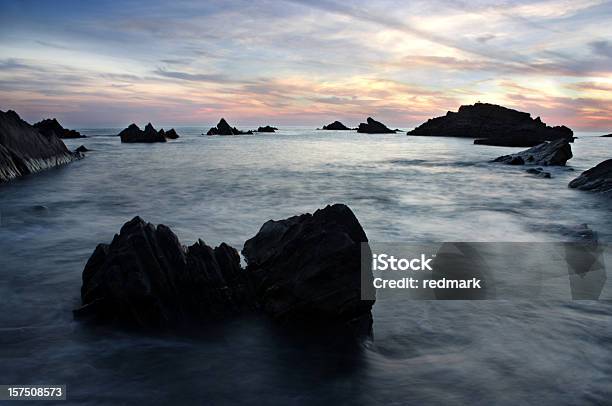 Błękitne Morze Podczas Zachodu Słońca W Devon Anglia - zdjęcia stockowe i więcej obrazów Devon - Anglia Południowo-Zachodnia