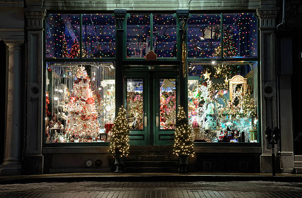 tienda de navidad ventana de visualización - shopping window fotografías e imágenes de stock