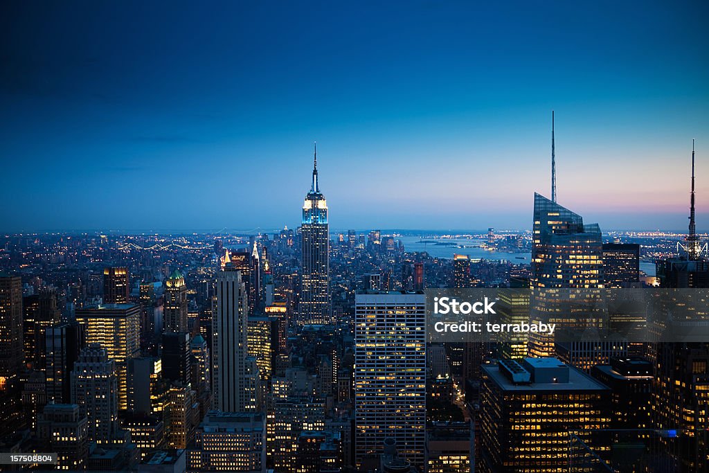 Manhattan de Nova York ao pôr-do-sol - Foto de stock de New York City royalty-free