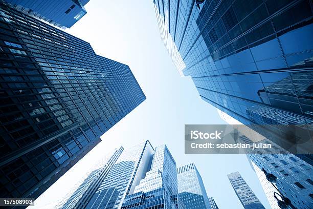 매해튼 고층 건물 리플렉팅 In 퍼사드 0명에 대한 스톡 사진 및 기타 이미지 - 0명, 2000-2009 년, 21세기