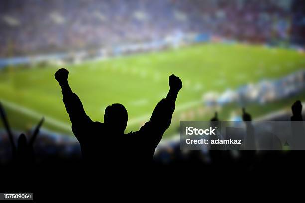 Foto de Empolgação De Futebol e mais fotos de stock de Futebol - Futebol, Estádio, Futebol Americano