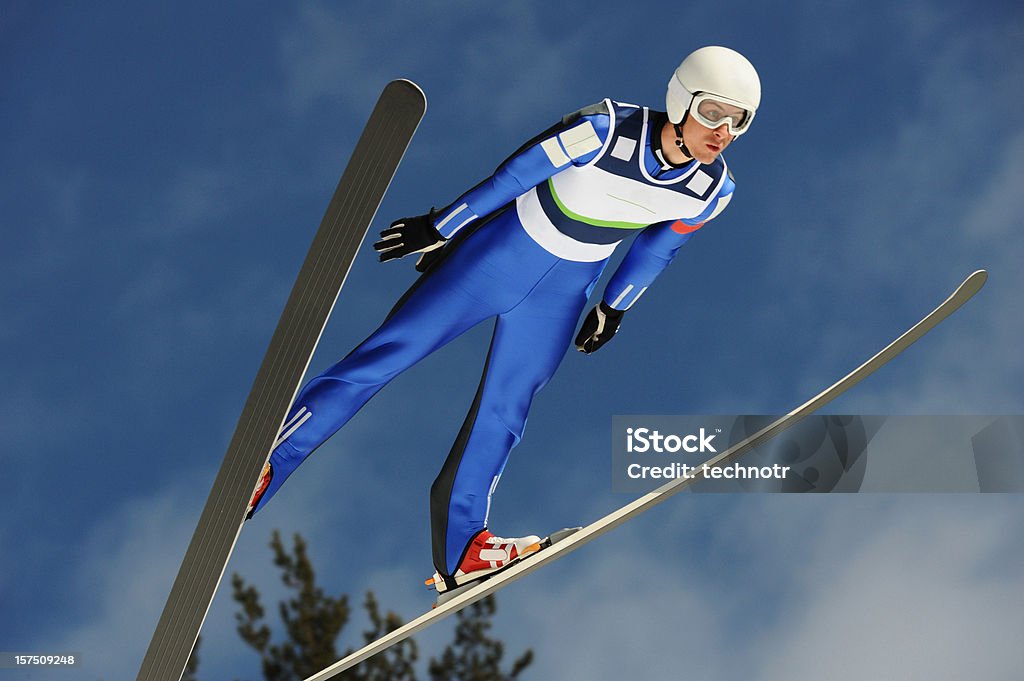 Salto de esqui voando - Foto de stock de Salto de esqui royalty-free