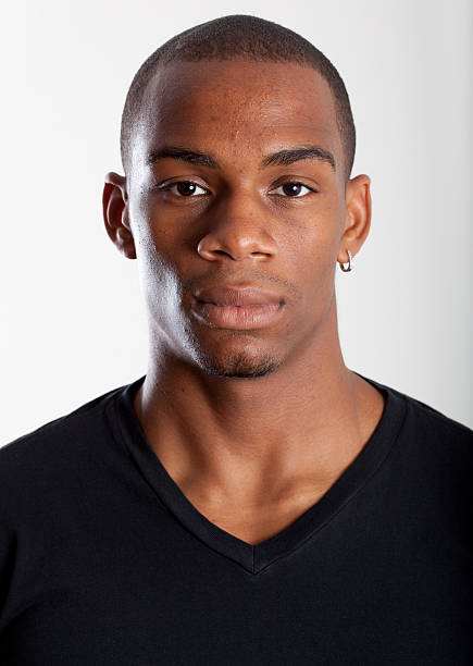 Pessoas reais Retrato: Simples, jovem homem afro-americano - fotografia de stock