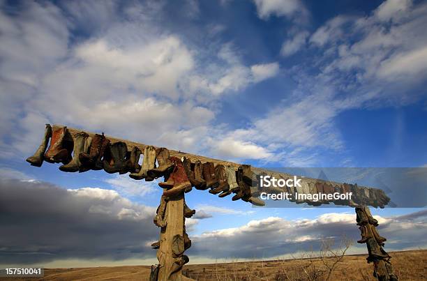 Botas De Cowboy - Fotografias de stock e mais imagens de Rancho - Quinta - Rancho - Quinta, Saskatchewan, Bota de Cowboy