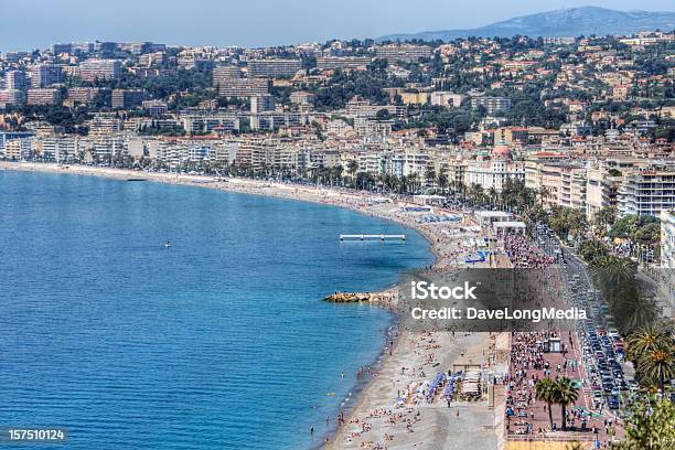 Promenade Des Anglais В Ницце Франция — стоковые фотографии и другие картинки Береговая линия - Береговая линия, Большая группа людей, Вода