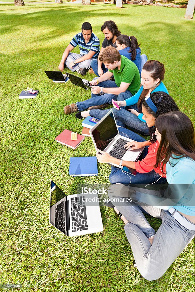 Studieren in Campus - Lizenzfrei Lernen Stock-Foto